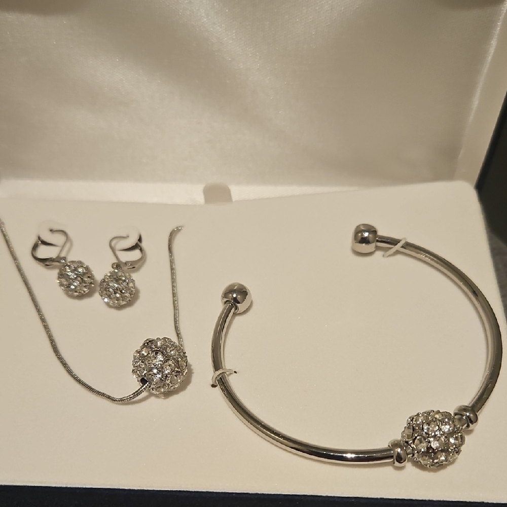 3 Piece Jewelry Set Never Used.or Best Offer